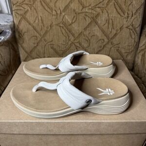 Kuru Women's Size 10 White Sand Walking Outdoor‎ Flip Flop Thong Sandals